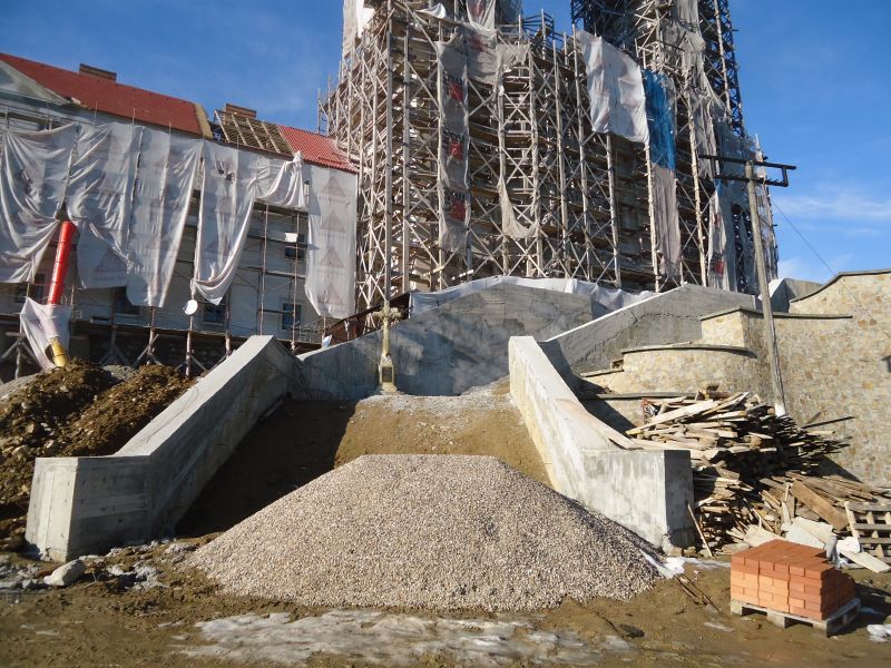 maria-radna-massive-concrete-steps-jan-2015