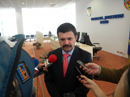 Nicolae Ioţcu: „Guvernul numără locurile de muncă aşa cum număra Ghiţă Pristanda steagurile de pe prefectură!”