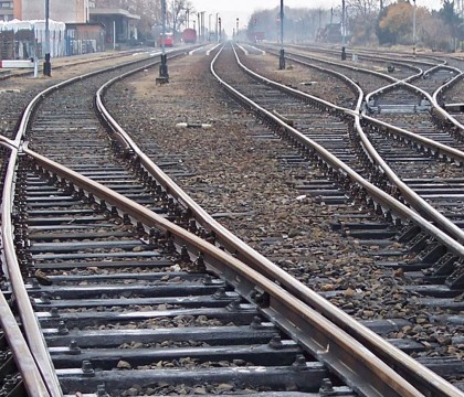 Lucrările de refacere a căii ferate Timişoara – Arad închid circulaţia rutieră pe DN6