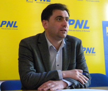 Senatorul Ioan Cristina: „Domnul Purcaru are o singură problemă şi anume schimbarea directorilor liberali”