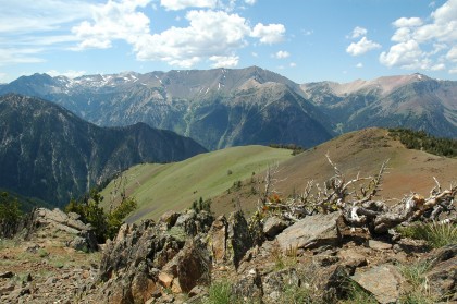Descoperire HORROR făcută de niște turiști în munții României
