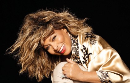 Veste CUMPLITĂ pentru fanii cântăreţei Tina Turner
