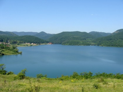 Misterul lacului dintr-un sat din România: Cei care au ajuns acolo au fost BLESTEMAȚI!