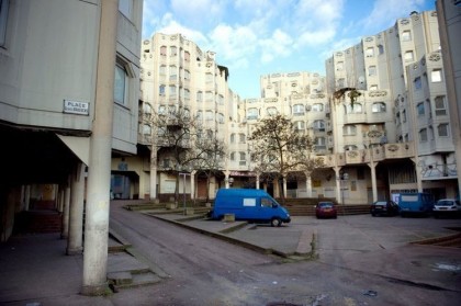 ADOLESCENT ROMÂN, între viață și moarte, după ce a fost LINȘAT în Franța