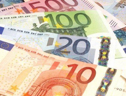 Vești PROASTE pentru românii care au RATE! Moneda EURO a atins un nivel RECORD