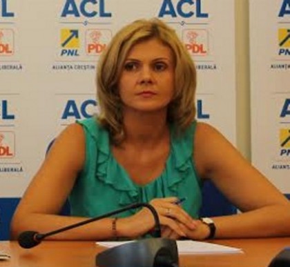 Deputatul Claudia Boghicevici își continuă activitatea şi în perioada vacanţei parlamentare