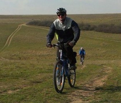 De la plăcerea de a studia la cea de a pedala! Lecţia temerarului pe bicicletă din Arad, Ioan Suciu!