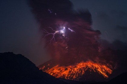 NEWS ALERT/ Vulcanul de sub lacul Sfânta Ana ERUPE după 30.000 de ani! Magma FIERBE
