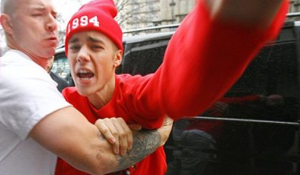 Justin Bieber, împlicat într-un accident: „Era întins la pământ şi ţipa de durere“