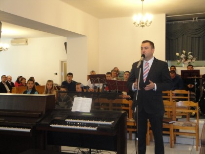 FOTO/ „Duminica mulţumirii” la Biserica Baptistă din Micherechi (Ungaria)
