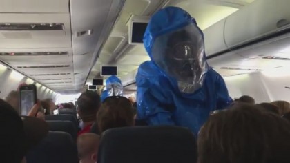 Călătoreşti cu avionul? Cât ești de expus infestării cu Ebola?!