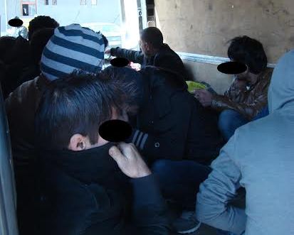 Zeci de cetățeni din Iran și Irak care încercau să treacă ilegal frontiera, depistaţi de poliţiştii de frontieră