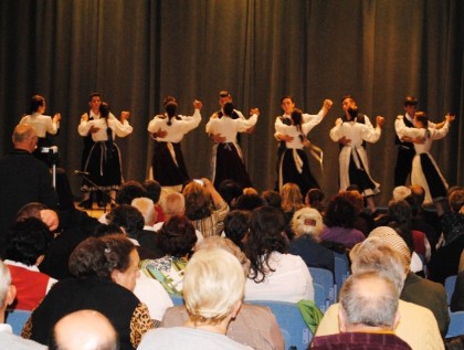 Festival dedicat păstrării şi promovării tradiţiilor populare româneşti în Ungaria (GALERIE FOTO)