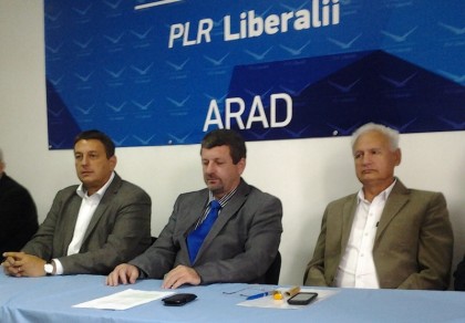 PLR Arad: „Traian Băsescu şi PNL devin tovarăşi de drum”