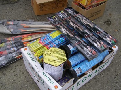 Mii de articole pirotehnice de contrabandă, confiscate de jandarmi la Săvârşin