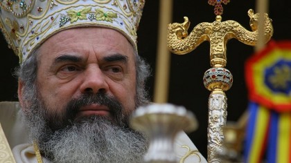 Noua salarizare a bugetarilor: Patriarhul Daniel va avea o INDEMNIZAȚIE EGALĂ cu cea a premierului