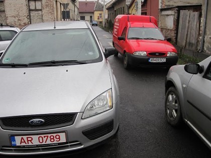TUPEU/ O maşină a Gospodăririi Comunale a blocat traficul rutier pe o stradă din Arad