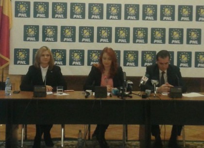 Deputatul Claudia Boghicevici susţine organizarea unei dezbateri publice pe tema legilor securității naționale