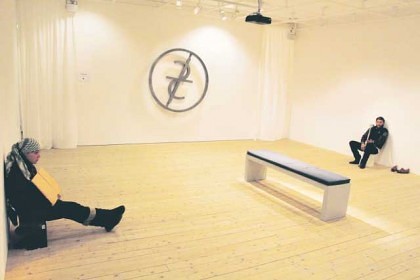 SCANDAL în Suedia/ Cerșetori din România, FOLOSIȚI CA EXPONATE într-o galerie de artă