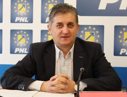Deputatul Eusebiu Pistru: „Guvernul PSD alocă mai puțini bani pentru drumurile comunale și județene”