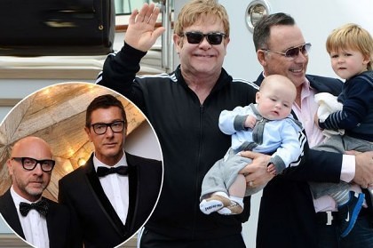 Elton John BOICOTEAZĂ „Dolce and Gabanna” pentru a-și apăra copiii concepuți in vitro