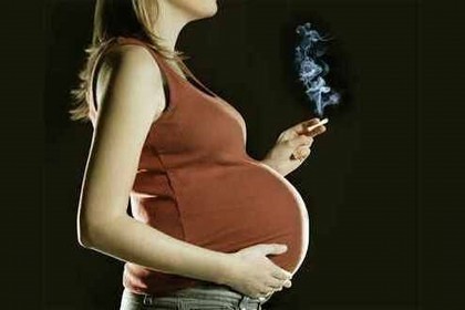 Mama ta a fumat în timpul sarcinii? Iată ce poţi păţi!