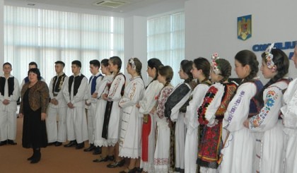 Eveniment de punere în valoare a tradițiilor „Portul meu, mândria mea” organizat la Zărand