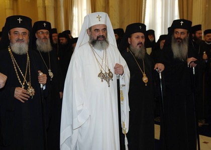FĂRĂ PRECEDENT/ Patriarhia ROMÂNĂ îndeamnă preoţii SĂ SE ROAGE pentru ploaie
