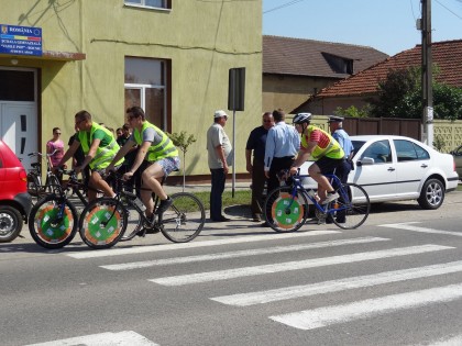 Arădenii şi timişorenii pedalează pentru promovarea „Săptămânii verzi europene”