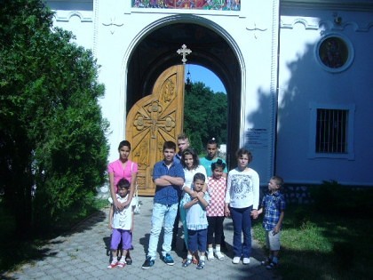 GALERIE FOTO/ Copiii de la Centrul de Primire Minori Arad, în pelerinaj la mănăstirile arădene