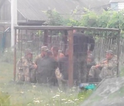 VIDEO/ Modul SURPRINZĂTOR în care sunt pedepsiţi soldaţii ucraineni BEŢI