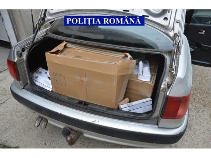 Mii de ȚIGĂRI netimbrate, confiscate de polițiștii arădeni