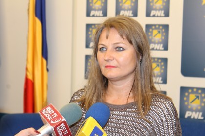 Corina Crişan: „Blocajul actului medical produs de cardul de sănătate, un motiv mai mult decât suficient pentru demisia ministrului Sănătății”