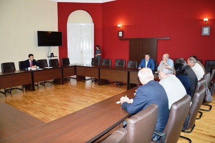 DRW Arad susţine parteneriatul între sistemul educațional, mediul economic și administrația locală