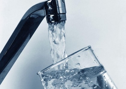 Compania de apă a întrerupt alimentarea cu apă potabilă în localitatea Cruceni