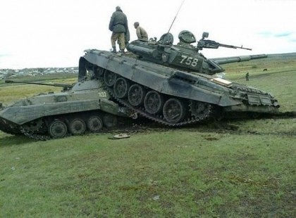 GALERIE FOTO/ Nu o să îţi vină să crezi ce viaţă duc soldaţii din Armata Rusă! Iată cum se pregătesc de RĂZBOI!