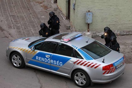 IMIGRANȚI ANCHETAȚI de poliția ungară pentru ACTE DE TERORISM