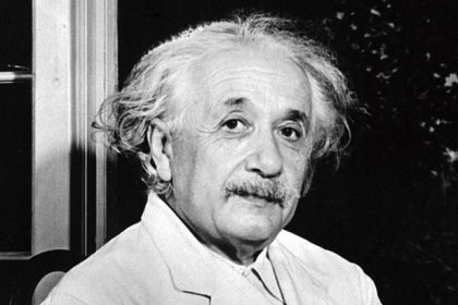 Einstein REÎNCARNAT! Un profesor seamănă LEIT cu celebrul fizician