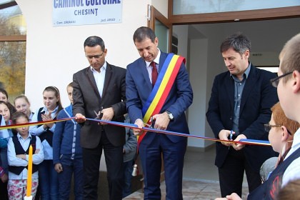 A fost inaugurat noul cămin cultural din Chesinţ. Ce a zis Ţolea despre Ioţcu (GALERIE FOTO)