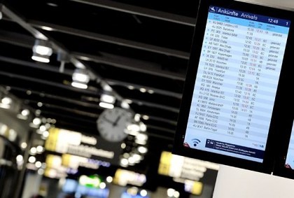BOMBĂ descoperită pe aeroportul din Düsseldorf: Mai multe ZBORURI au fost ANULATE