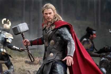 Pe Thor îl știe toată lumea, însă, UITE CÂT DE SEXY este soția lui, ROMÂNCĂ! (FOTO)