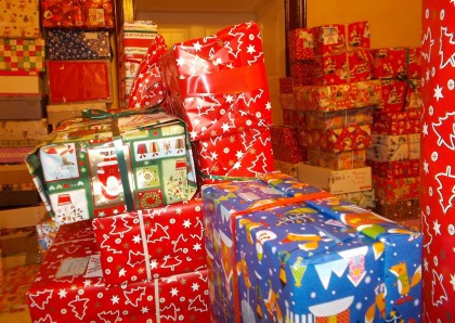 PRIMIM SPRE PUBLICARE/ 460 cutii de cadouri pentru copiii defavorizați din Arad (FOTO)