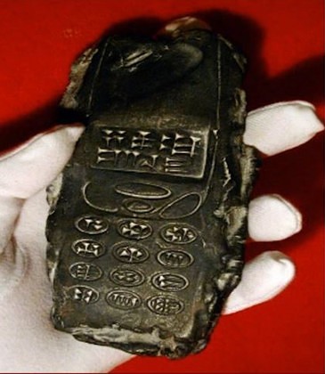 Telefon mobil VECHI DE PESTE 800 de ani, descoperit de arheologi