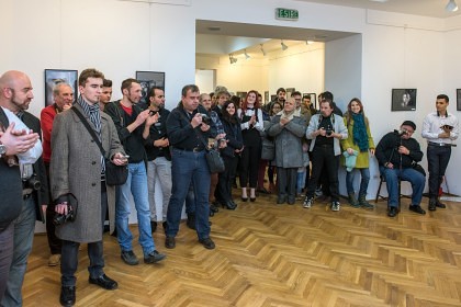 GALERIE FOTO/ Participare numeroasă la vernisajul Salonului Internaţional de Artă Fotografică al FotoClubPro Arad