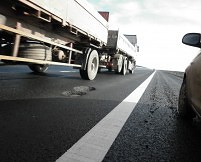 Mai multe drumuri din județul Arad, afectate de zăpadă și dezgheț, intră în reparații item-thumbnail