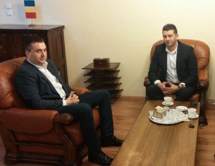 Primarul Ineului, în vizită de lucru la Consulatul General al României la Gyula