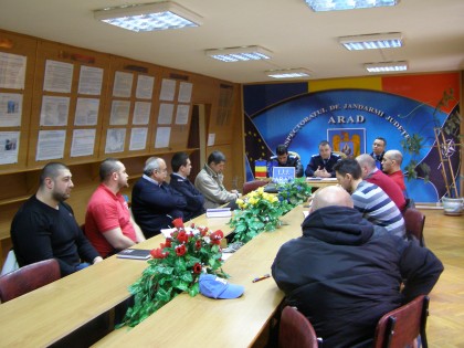 Discuții pe tema prevenirii violenței în sport, la sediul Inspectoratului de Jandarmi Judeţean Arad