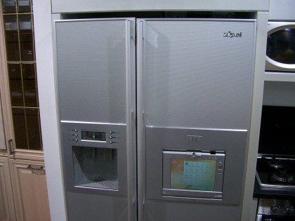 Spionaţi de frigider în propria casă