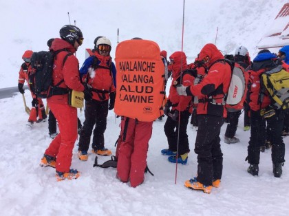 Avalanşă în ALPI: Nouă schiori, prinşi sub NĂMEŢI