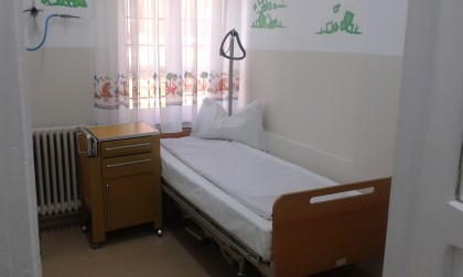Secţie a Spitalului Judeţean, renovată cu ajutorul voluntarilor de la Rotaract Club Arad (FOTO)